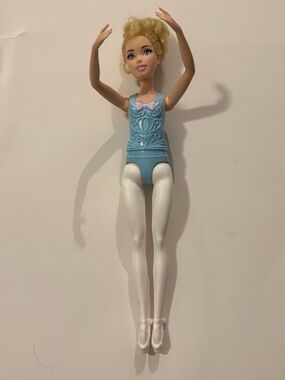 Disney Princess Ballerina Cinderella fashion doll